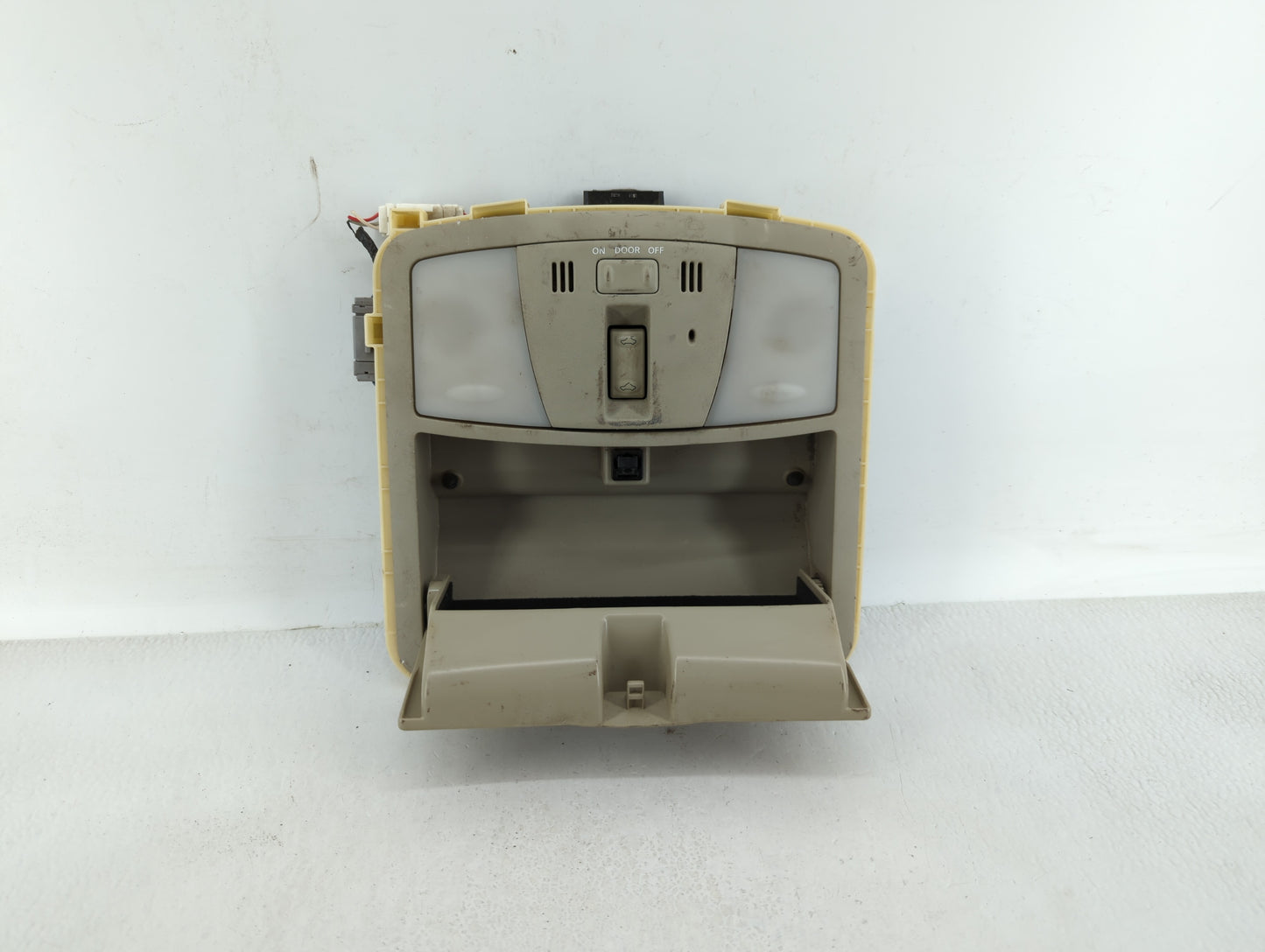 2008 Infiniti G37 Overhead Roof Console - Oemusedautoparts1.com