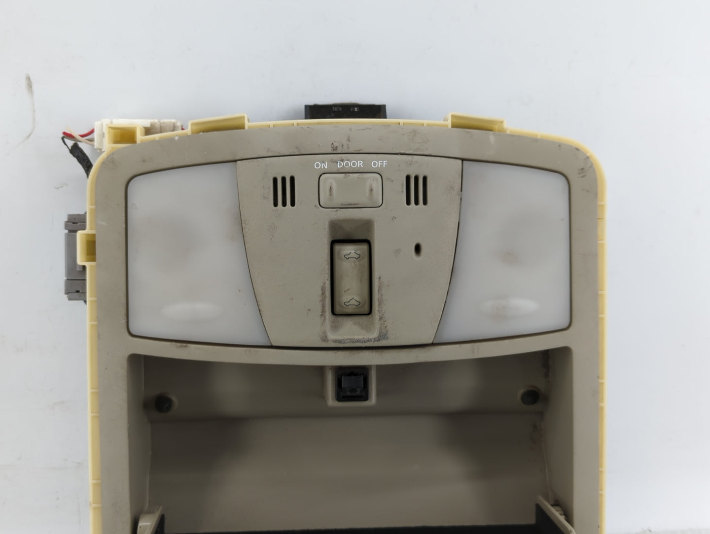 2008 Infiniti G37 Overhead Roof Console - Oemusedautoparts1.com