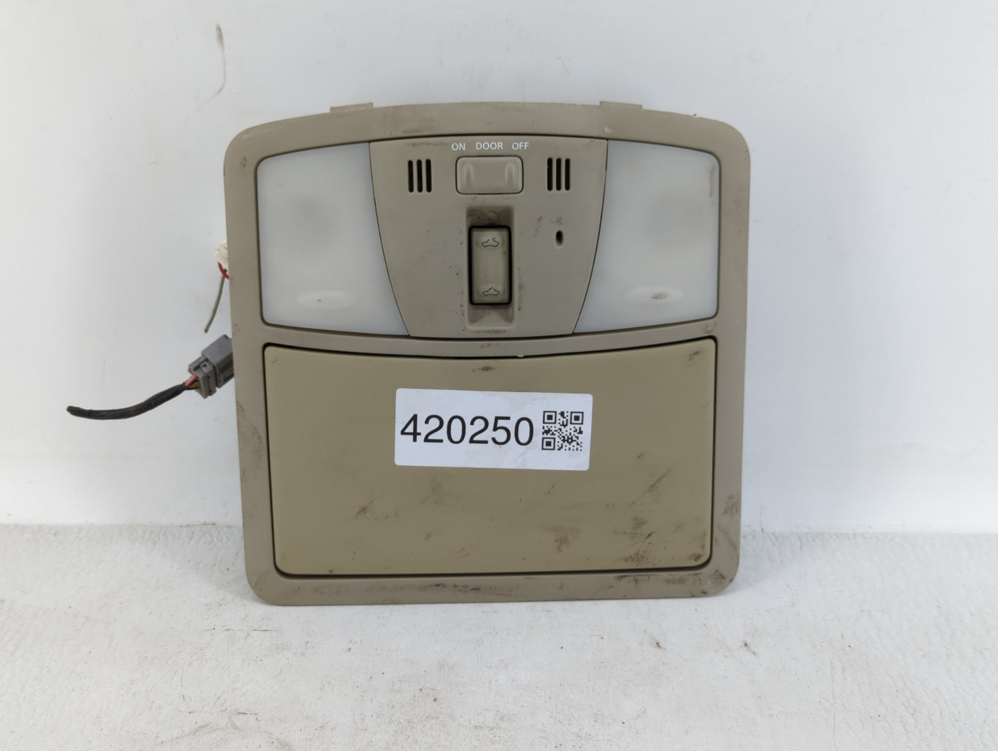 2008 Infiniti G37 Overhead Roof Console - Oemusedautoparts1.com