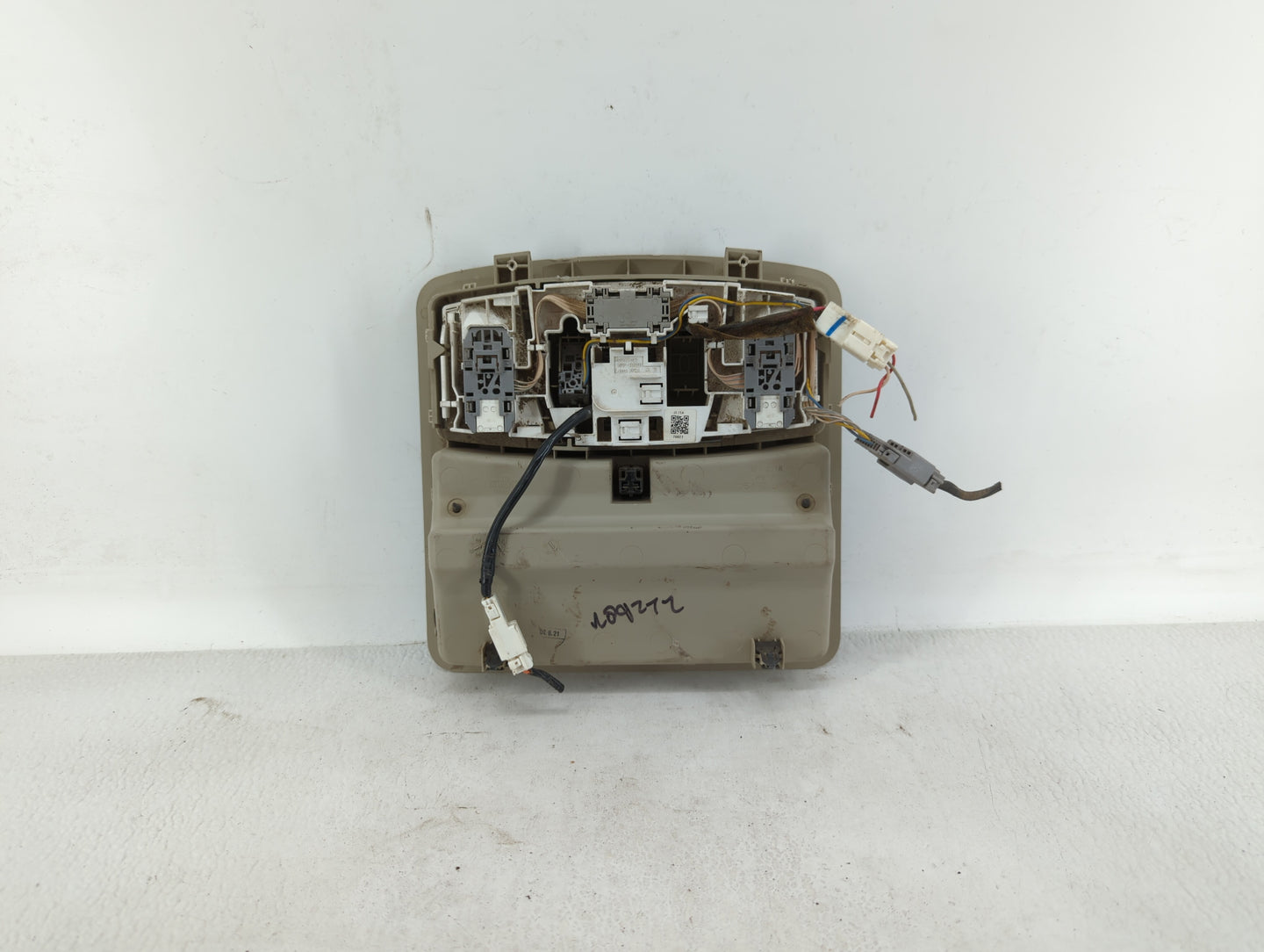 2008 Infiniti G37 Overhead Roof Console - Oemusedautoparts1.com