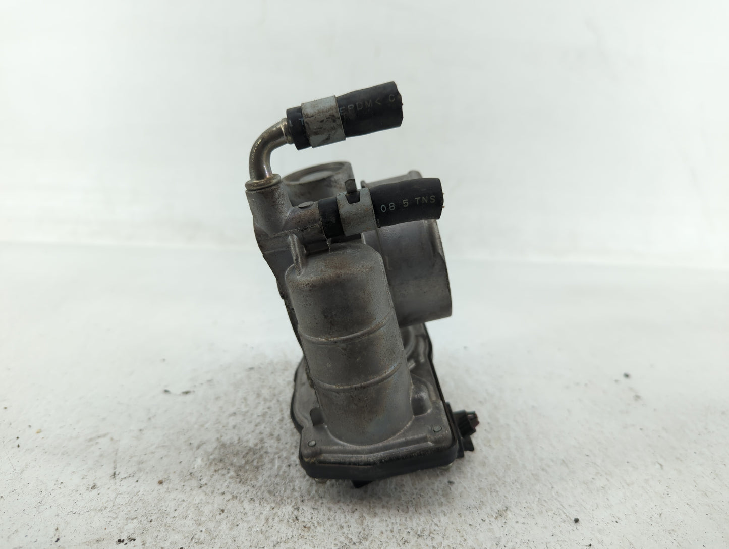 2008-2013 Infiniti G37 Throttle Body P/N:526-02 RME60-16 Fits OEM Used Auto Parts - Oemusedautoparts1.com