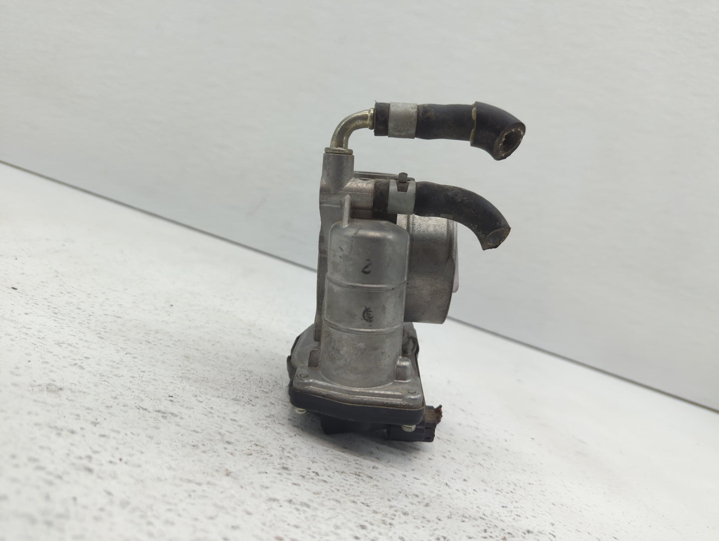 2008-2013 Infiniti G37 Throttle Body P/N:526-02 RME60-16 Fits OEM Used Auto Parts - Oemusedautoparts1.com