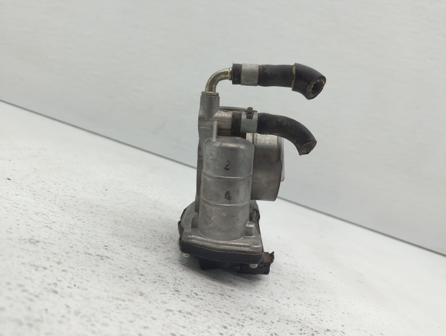 2008-2013 Infiniti G37 Throttle Body P/N:526-02 RME60-16 Fits OEM Used Auto Parts - Oemusedautoparts1.com