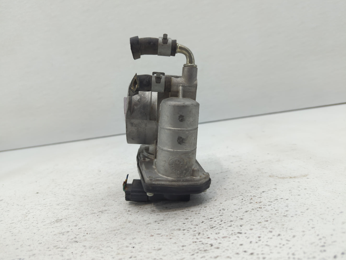 2008-2013 Infiniti G37 Throttle Body P/N:526-02 RME60-21 Fits OEM Used Auto Parts - Oemusedautoparts1.com