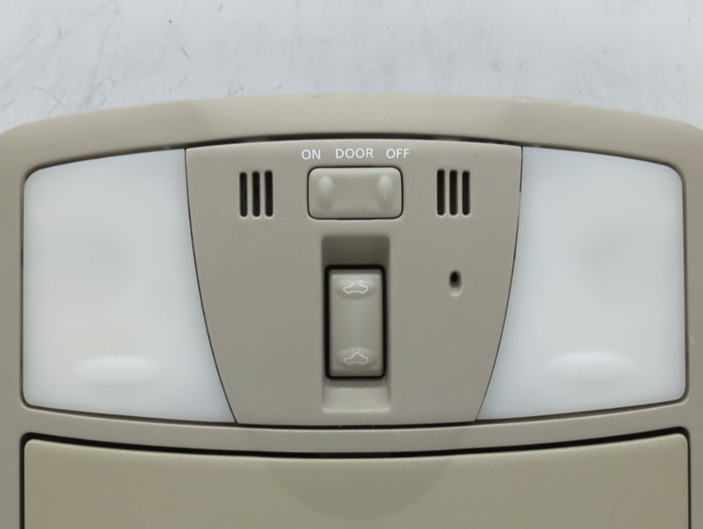 2008 Infiniti G37 Overhead Roof Console Beige - Oemusedautoparts1.com