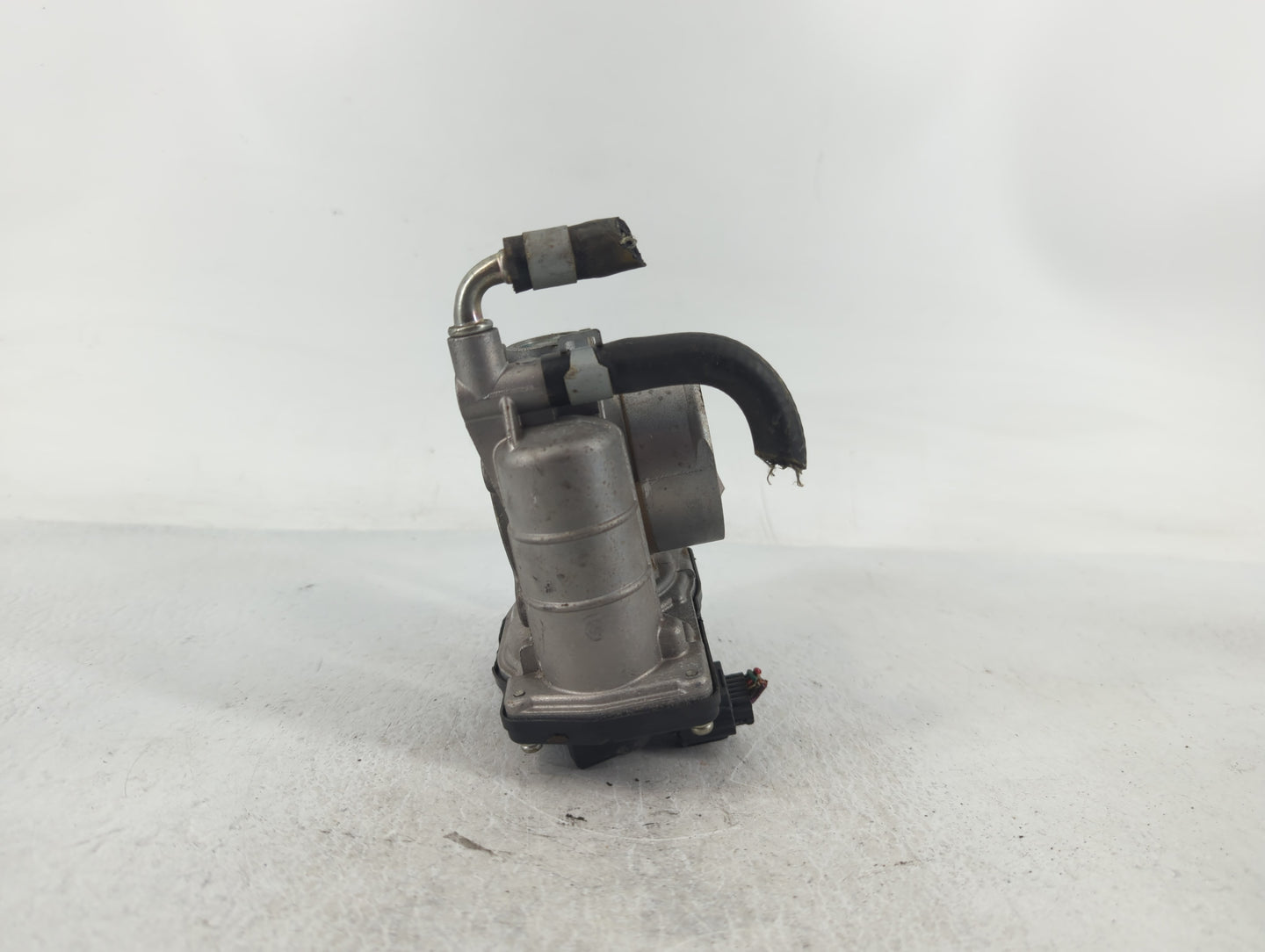 2008-2013 Infiniti G37 Throttle Body P/N:K 4602 3 526-01 Fits OEM Used Auto Parts - Oemusedautoparts1.com