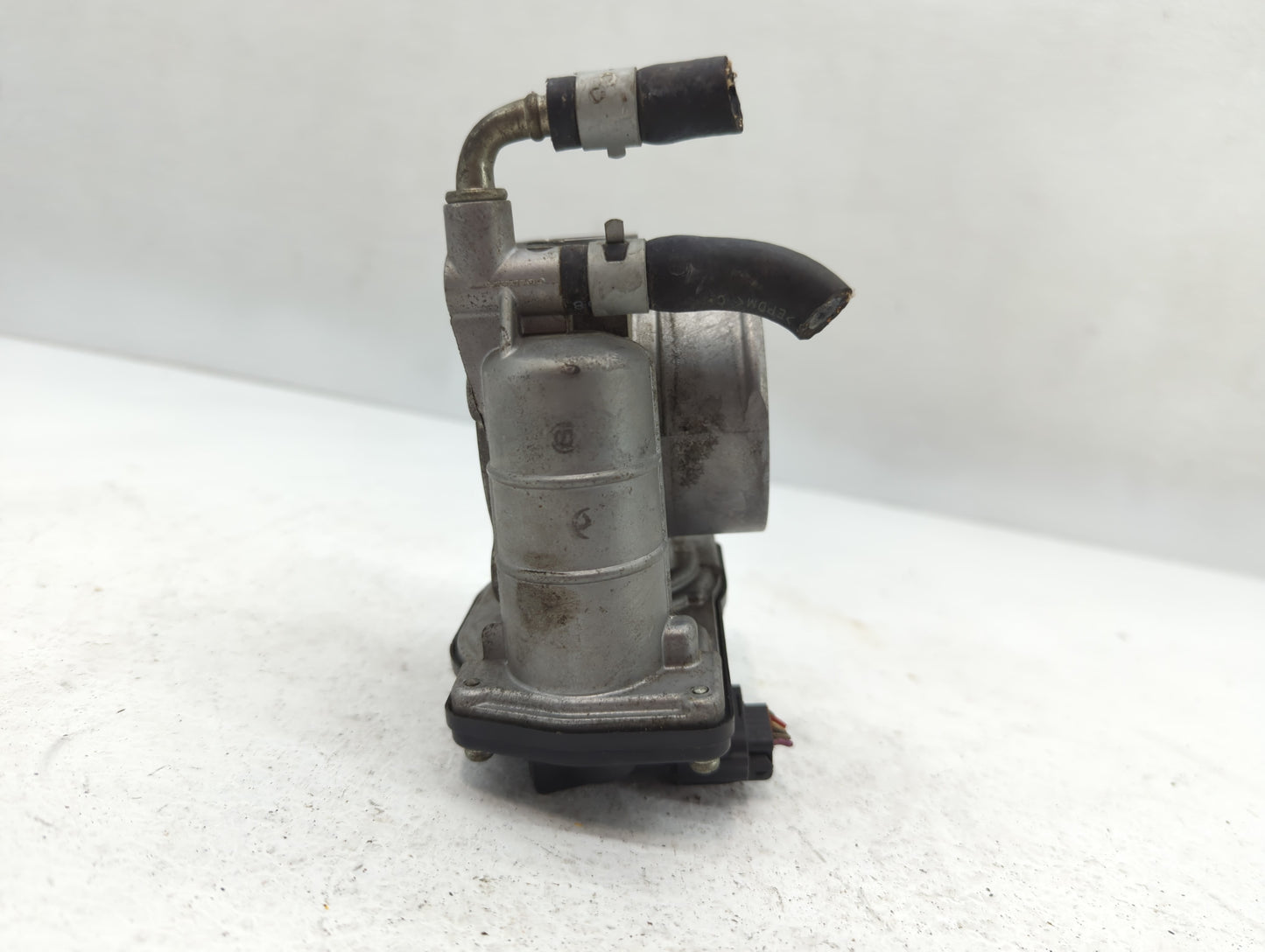 2008-2013 Infiniti G37 Throttle Body P/N:G 8119 1 526-01 Fits OEM Used Auto Parts - Oemusedautoparts1.com