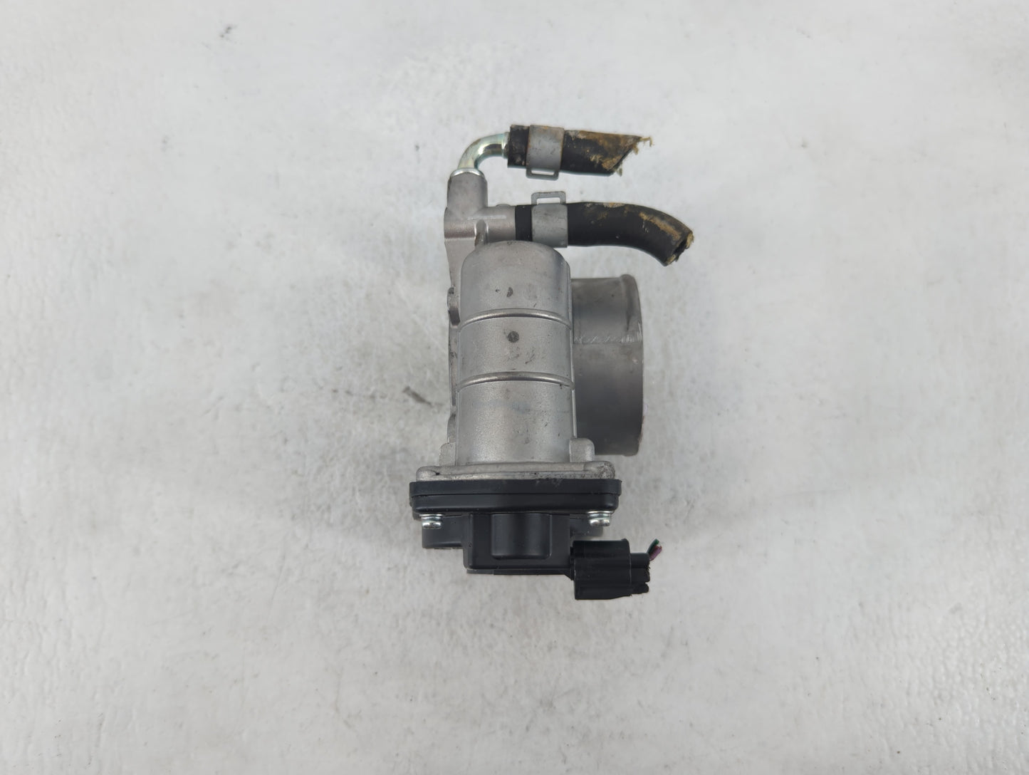 2008-2013 Infiniti G37 Throttle Body P/N:K 2704 2 526-01 Fits OEM Used Auto Parts - Oemusedautoparts1.com