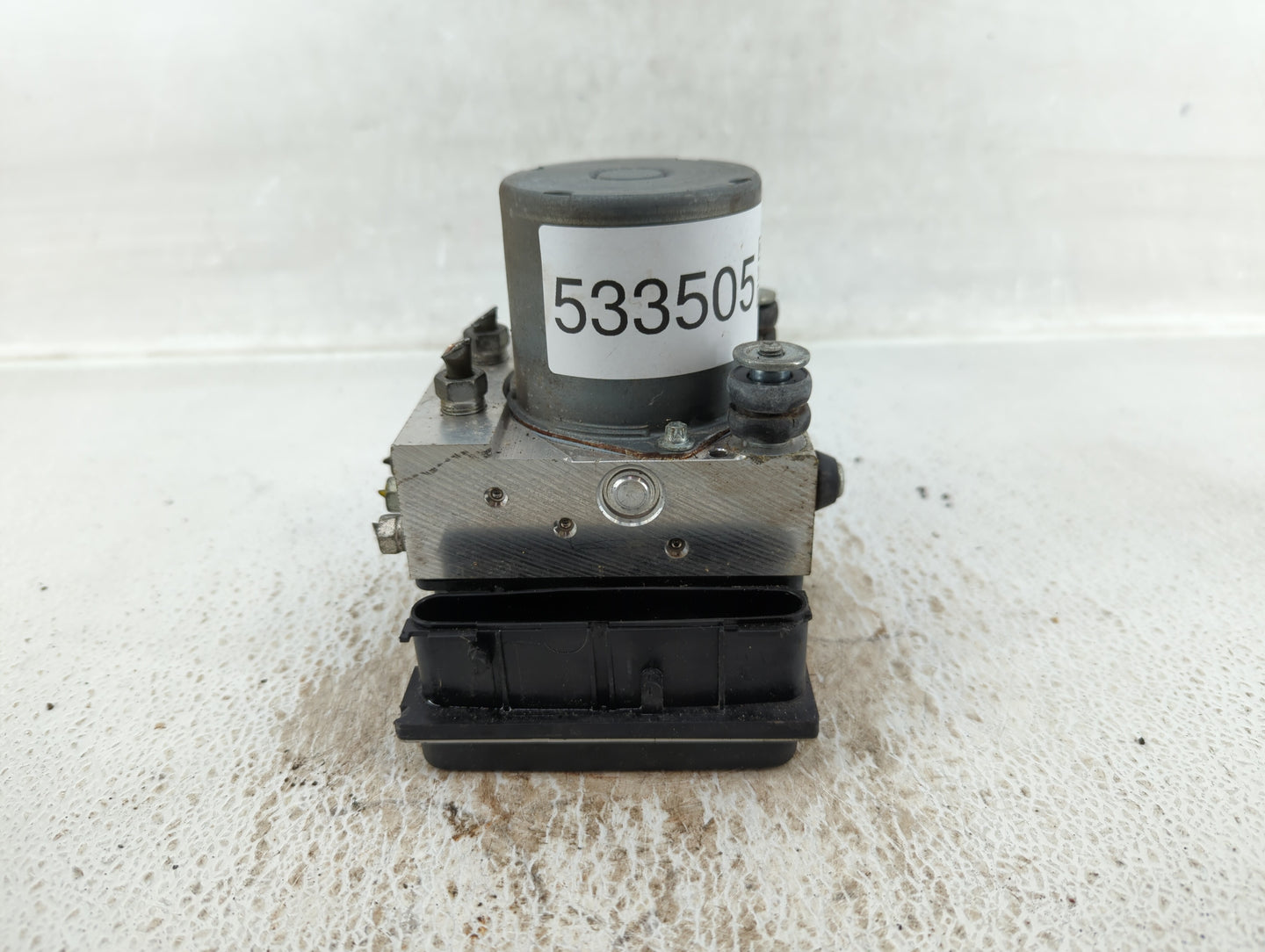 2008 Infiniti M35 ABS Pump Control Module Replacement P/N:47660 EJ80B Fits OEM Used Auto Parts - Oemusedautoparts1.com