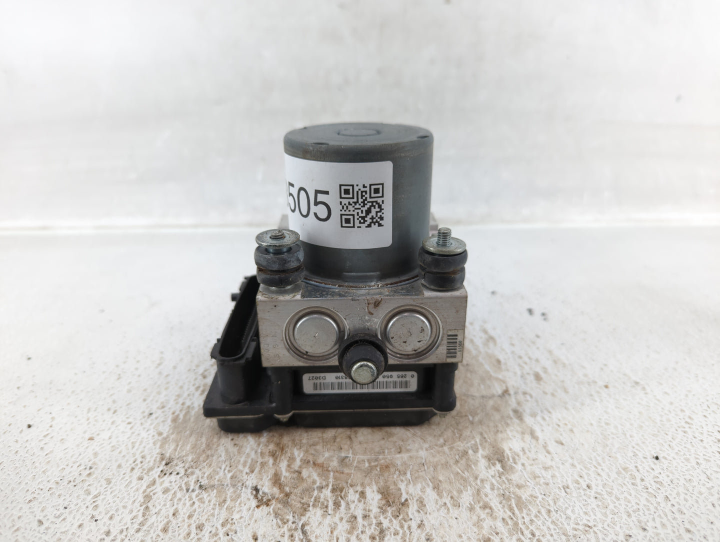 2008 Infiniti M35 ABS Pump Control Module Replacement P/N:47660 EJ80B Fits OEM Used Auto Parts - Oemusedautoparts1.com