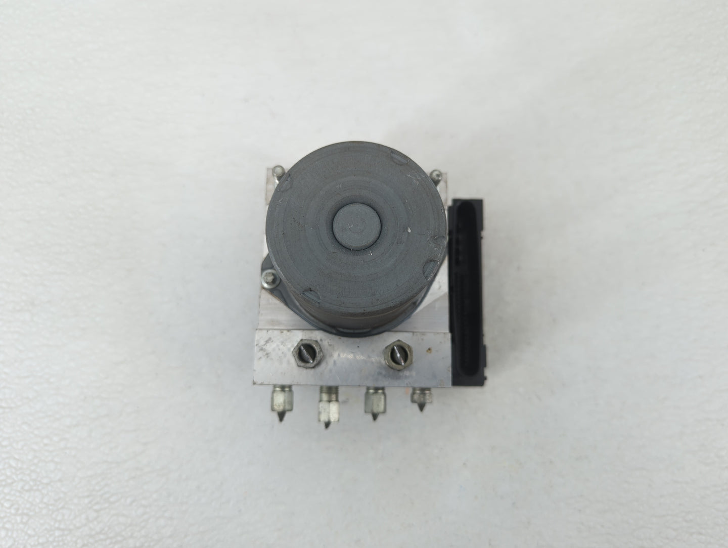 2008 Infiniti M35 ABS Pump Control Module Replacement P/N:47660 E J70B Fits OEM Used Auto Parts - Oemusedautoparts1.com