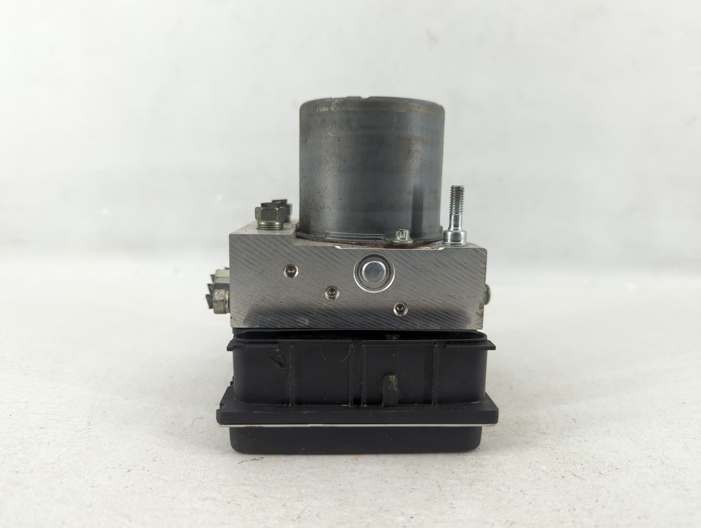 2008 Infiniti M35 ABS Pump Control Module Replacement P/N:47660 E J70B Fits OEM Used Auto Parts - Oemusedautoparts1.com