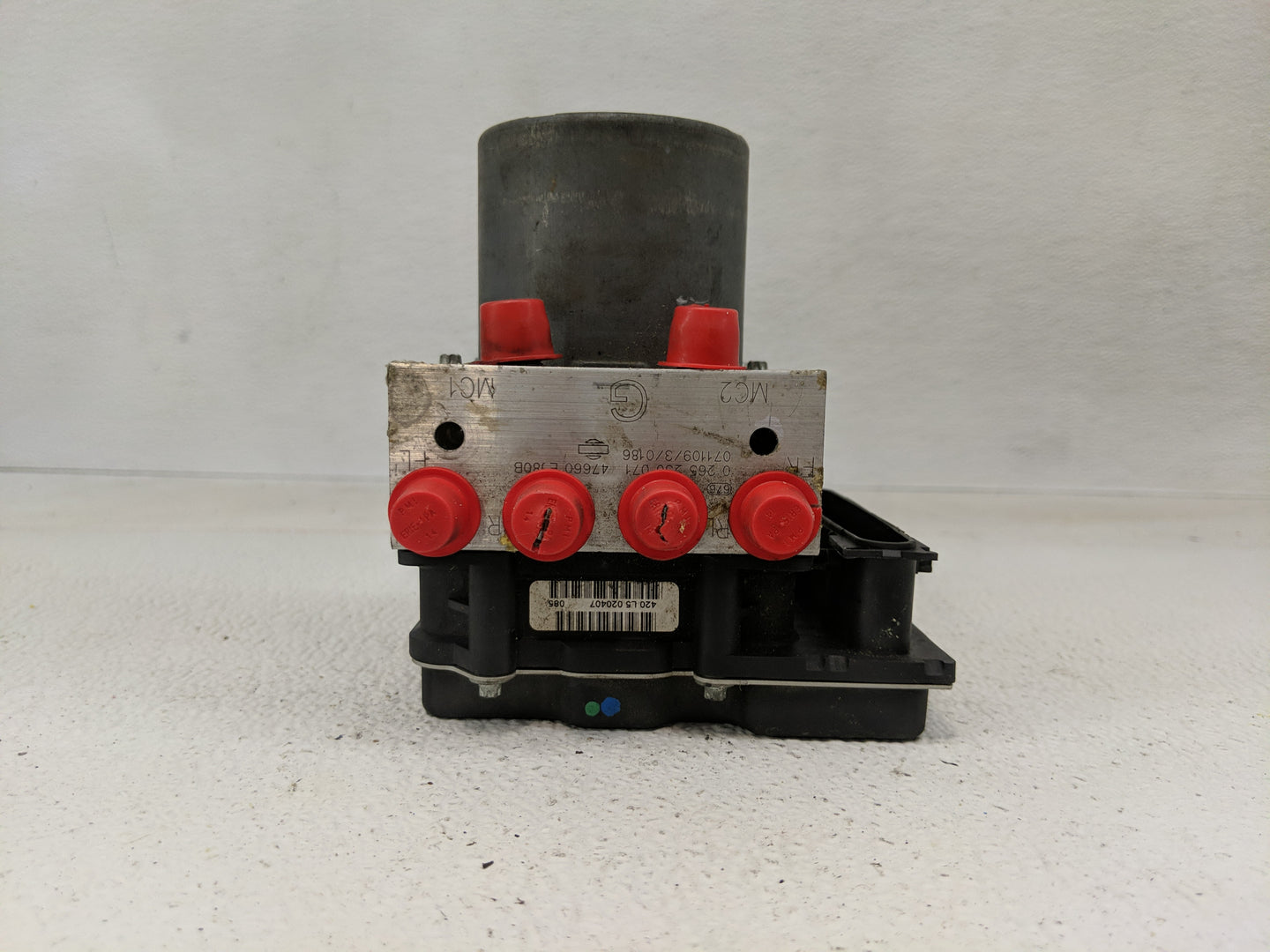 2008 Infiniti M45 ABS Pump Control Module Replacement P/N:0 265 950 847 Fits OEM Used Auto Parts - Oemusedautoparts1.com