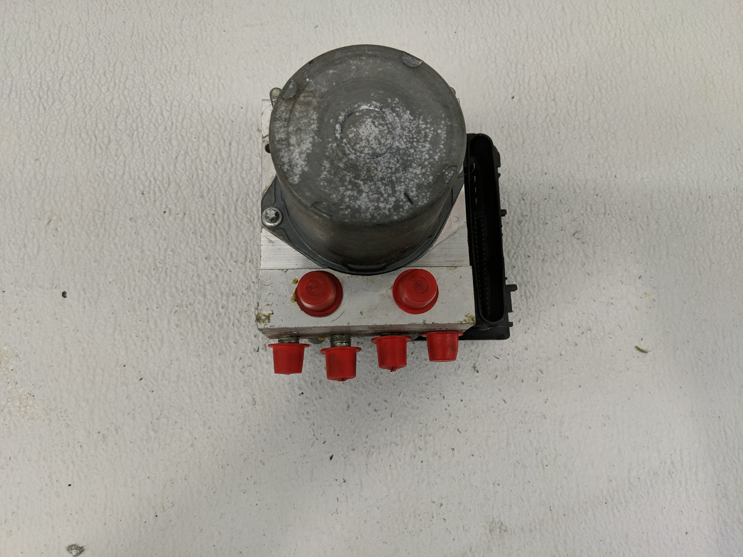 2008 Infiniti M45 ABS Pump Control Module Replacement P/N:0 265 950 847 Fits OEM Used Auto Parts - Oemusedautoparts1.com