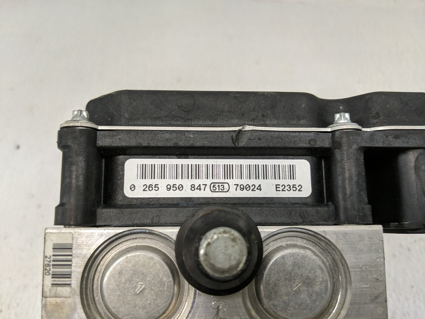 2008 Infiniti M45 ABS Pump Control Module Replacement P/N:0 265 950 847 Fits OEM Used Auto Parts - Oemusedautoparts1.com