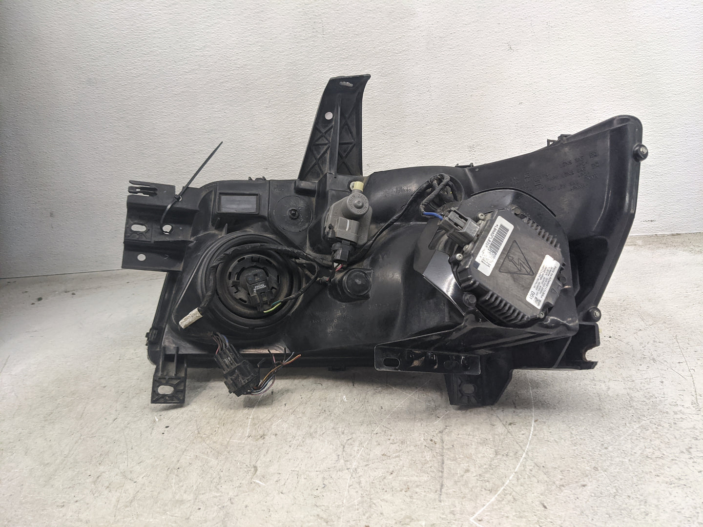 2005-2010 Infiniti Qx56 Passenger Right Oem Head Light Headlight Lamp 1462559 - Oemusedautoparts1.com