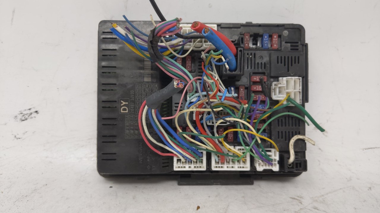 2008-2010 Infiniti Qx56 Fusebox Fuse Box Panel Relay Module P/N:284B6ZE00C Fits Fits 2008 2009 2010 2011 2012 OEM Used Auto 