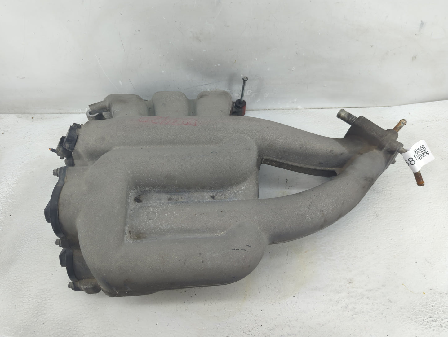 2005-2008 Jaguar S-Type Air Intake Manifold P/N:2R8E-9424-HD Fits Fits 2005 2006 2007 2008 OEM Used Auto Parts - Oemusedauto
