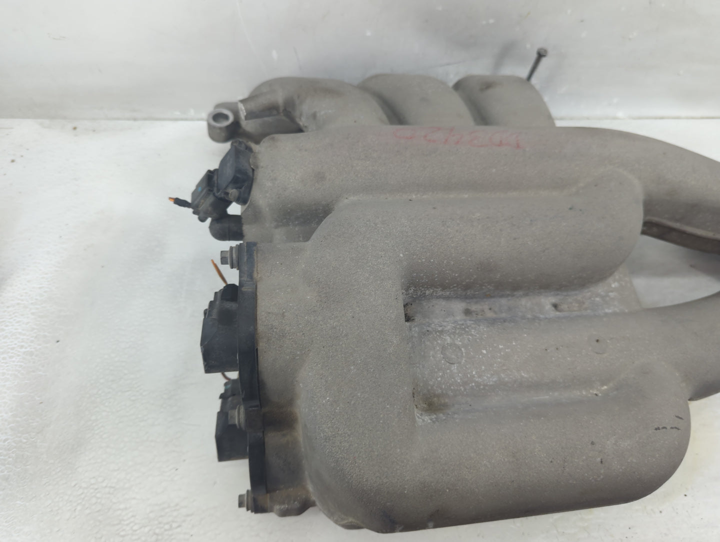 2005-2008 Jaguar S-Type Air Intake Manifold P/N:2R8E-9424-HD Fits Fits 2005 2006 2007 2008 OEM Used Auto Parts - Oemusedauto