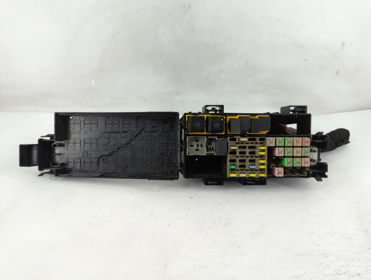2008 Jeep Commander Fusebox Fuse Box Relay Module Tipm 56048417ah - Oemusedautoparts1.com