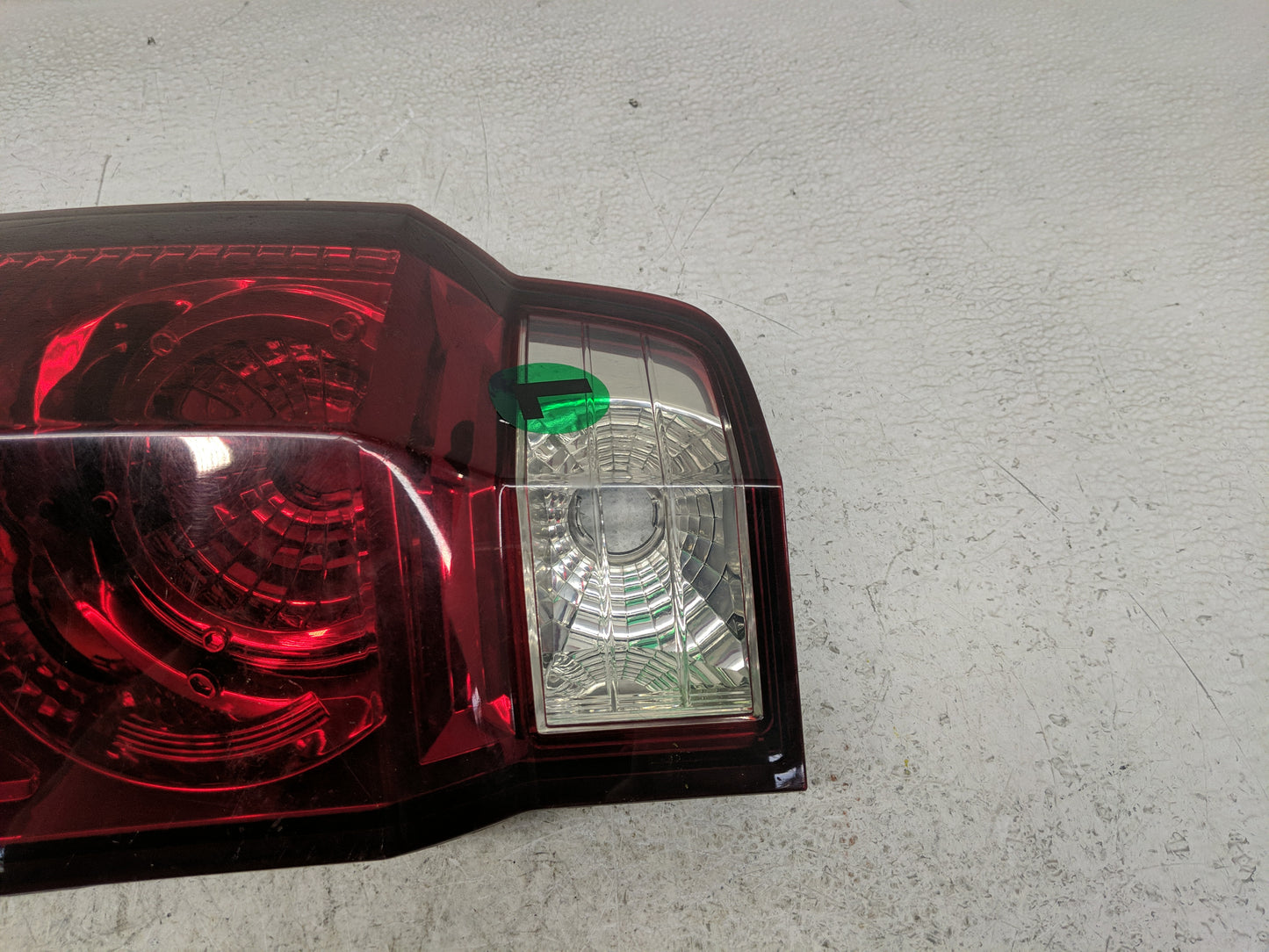 2006-2010 Jeep Commander Tail Light Assembly Driver Left OEM P/N:55396459AH Fits Fits 2006 2007 2008 2009 2010 OEM Used Auto