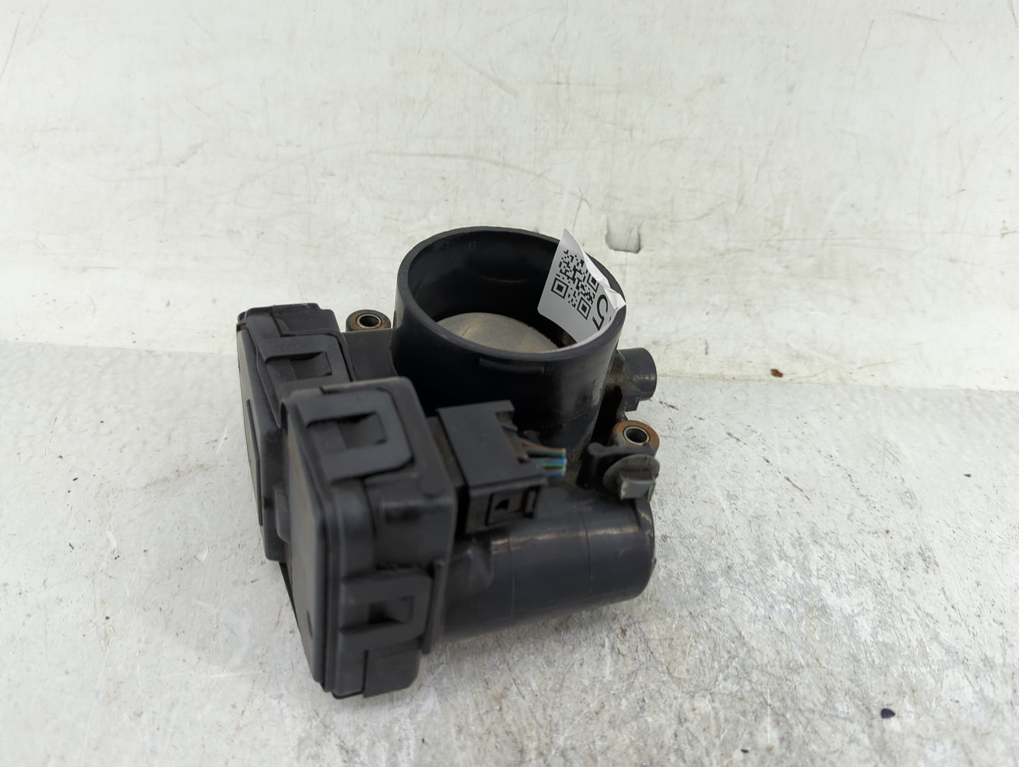 2007-2010 Jeep Commander Throttle Body P/N:04861661AA Fits Fits 2007 2008 2009 2010 2011 2012 OEM Used Auto Parts - Oemuseda