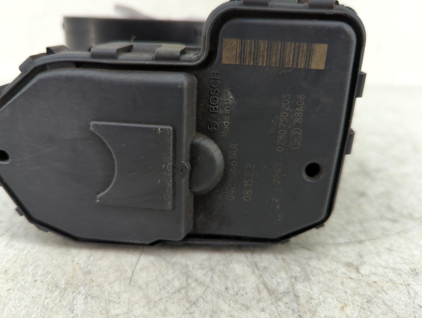 2007-2010 Jeep Commander Throttle Body P/N:04861661AA Fits Fits 2007 2008 2009 2010 2011 2012 OEM Used Auto Parts - Oemuseda