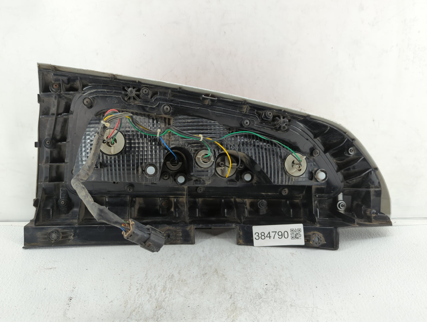 2006-2010 Jeep Commander Tail Light Assembly Driver Left OEM P/N:55396458AD 55396459AE Fits Fits 2006 2007 2008 2009 2010 OE