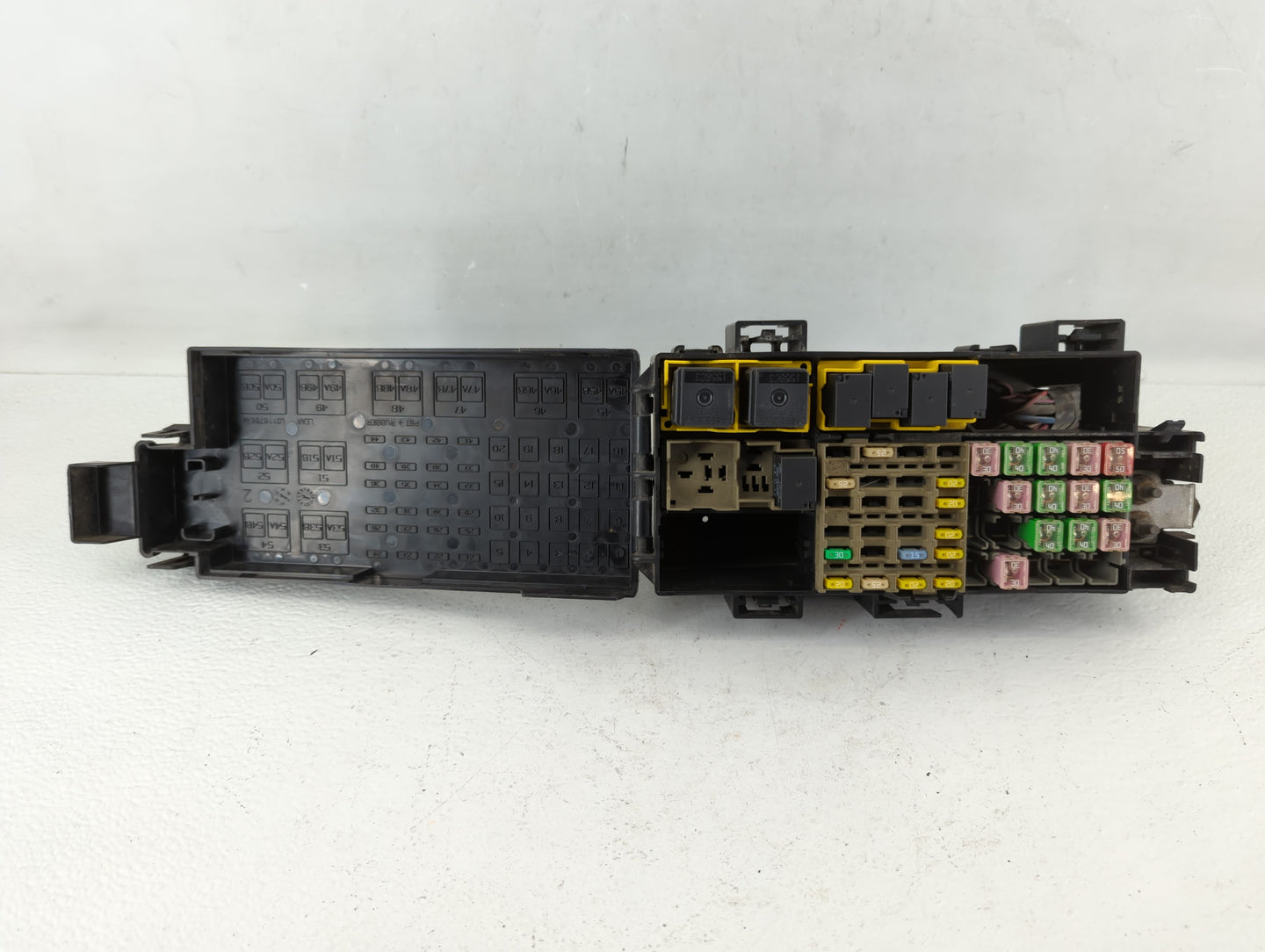 2008 Jeep Commander Fusebox Fuse Box Panel Relay Module P/N:56048417AH Fits OEM Used Auto Parts - Oemusedautoparts1.com