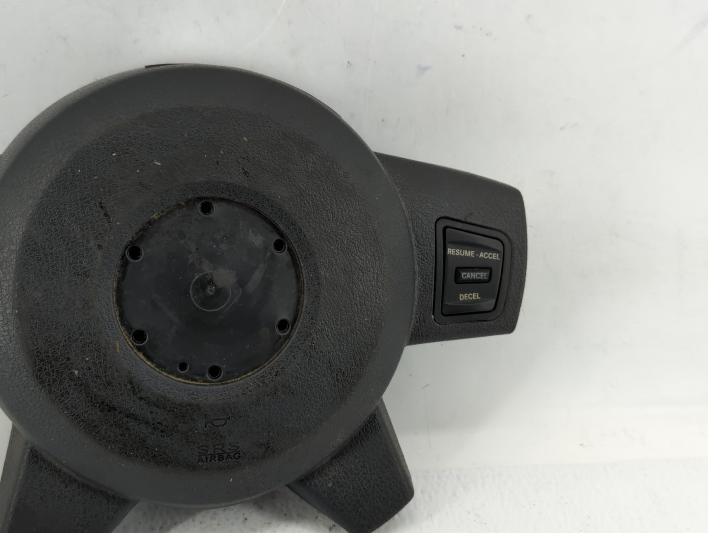 2008 Jeep Commander Air Bag Driver Left Steering Wheel Mounted P/N:P5JY991DVAF Fits OEM Used Auto Parts - Oemusedautoparts1.