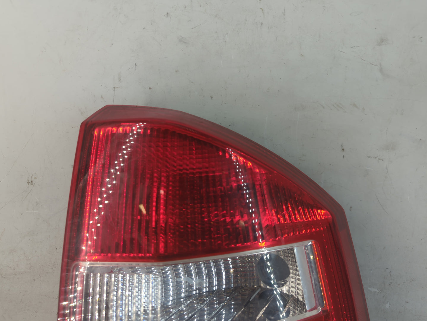 2007-2010 Jeep Compass Tail Light Assembly Passenger Right OEM Fits Fits 2007 2008 2009 2010 OEM Used Auto Parts - Oemusedau