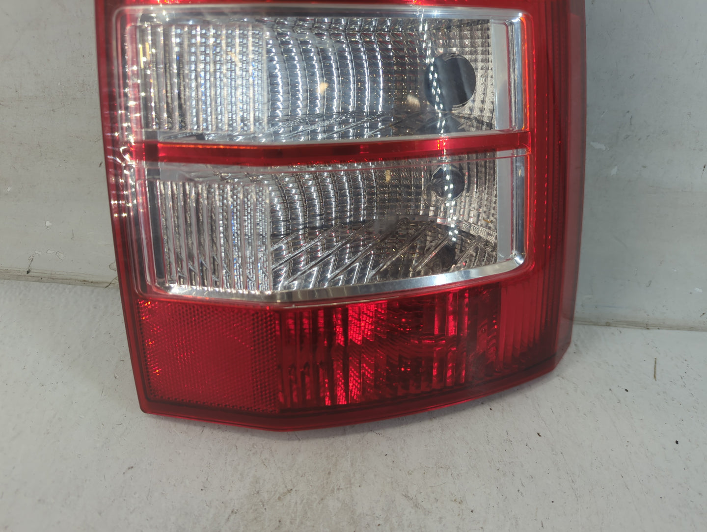 2007-2010 Jeep Compass Tail Light Assembly Passenger Right OEM Fits Fits 2007 2008 2009 2010 OEM Used Auto Parts - Oemusedau