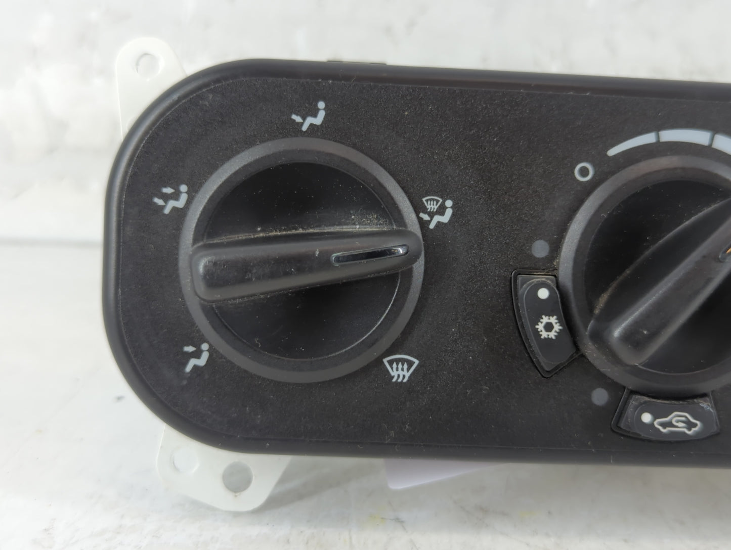 2007-2009 Jeep Compass Climate Control Module Temperature AC/Heater Replacement Fits Fits 2007 2008 2009 OEM Used Auto Parts