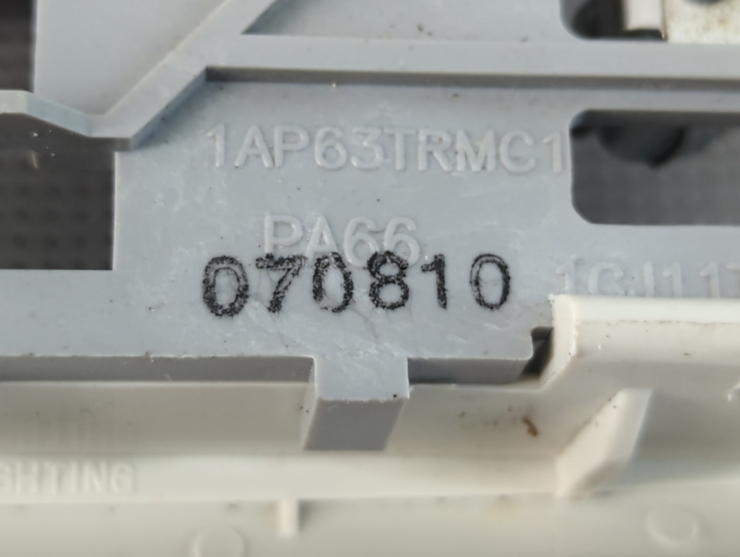 2007-2008 Jeep Compass Overhead Roof Console Interior Dome Light - Oemusedautoparts1.com