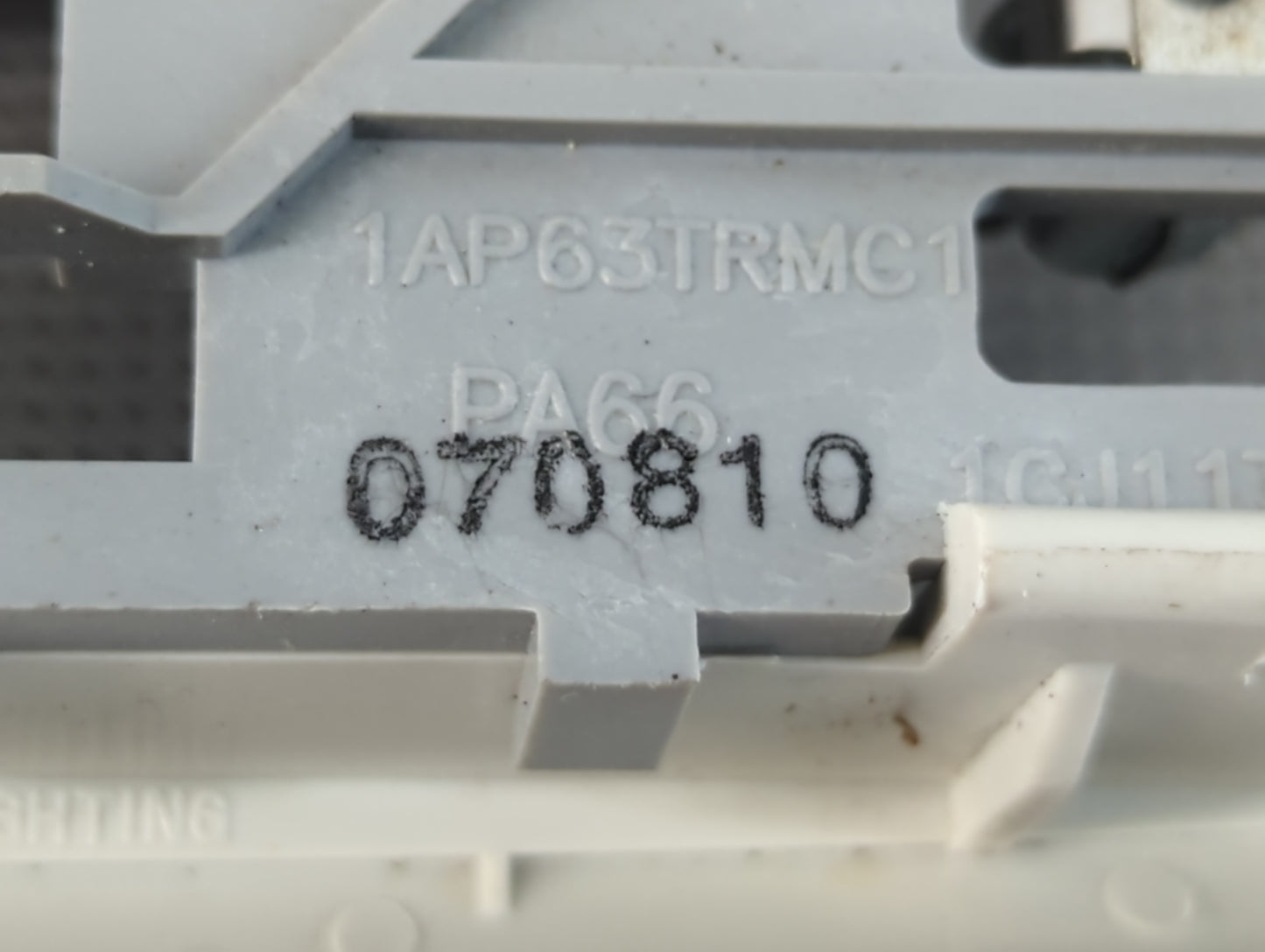 2007-2008 Jeep Compass Overhead Roof Console Interior Dome Light - Oemusedautoparts1.com