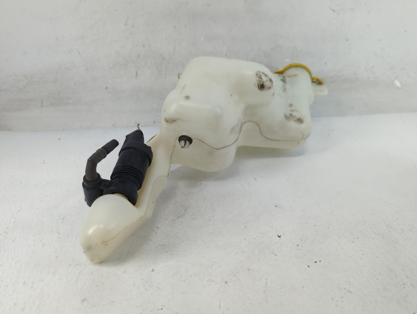 Jeep Compass Windshield Washer Fluid Reservoir Bottle Oem - Oemusedautoparts1.com