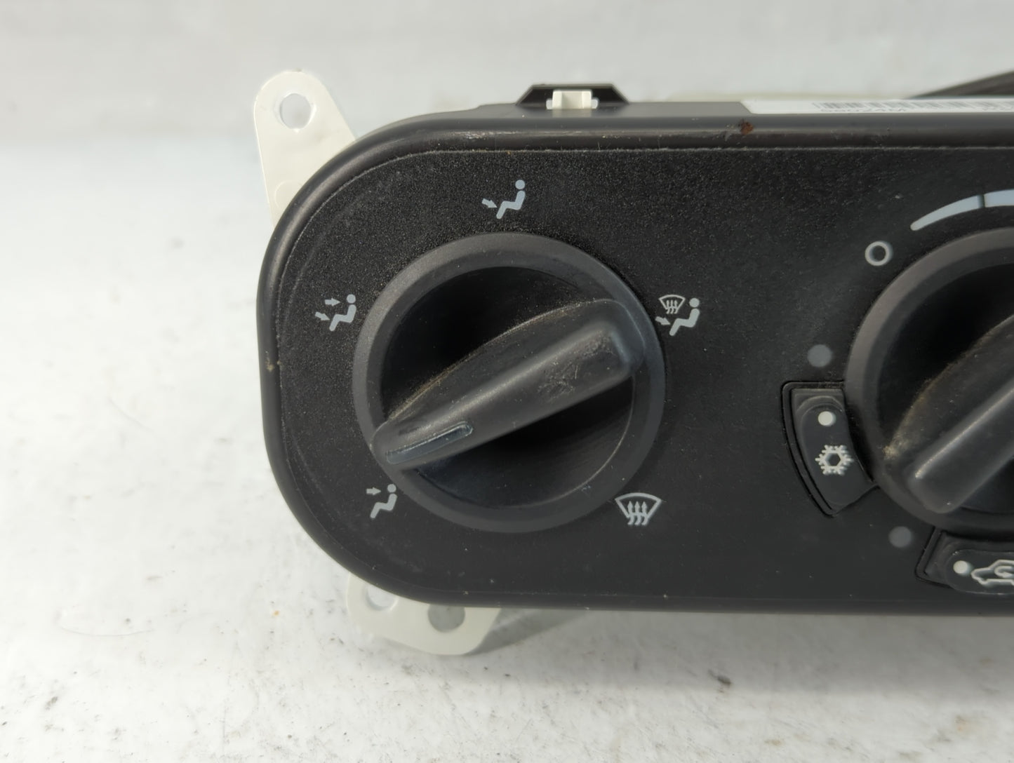2007-2009 Jeep Compass Climate Control Module Temperature AC/Heater Replacement Fits Fits 2007 2008 2009 OEM Used Auto Parts