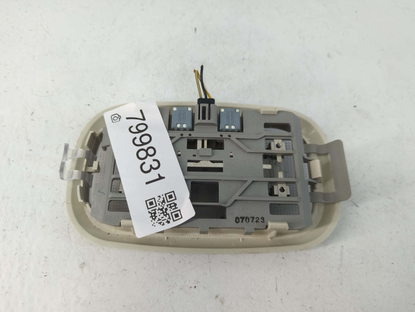 2008 Jeep Compass Overhead Roof Console Interior Dome Light - Oemusedautoparts1.com