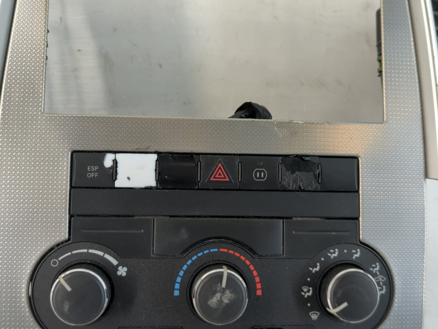2007-2010 Jeep Grand Cherokee Climate Control Module Temperature AC/Heater Replacement P/N:P55037979AA Fits OEM Used Auto Pa