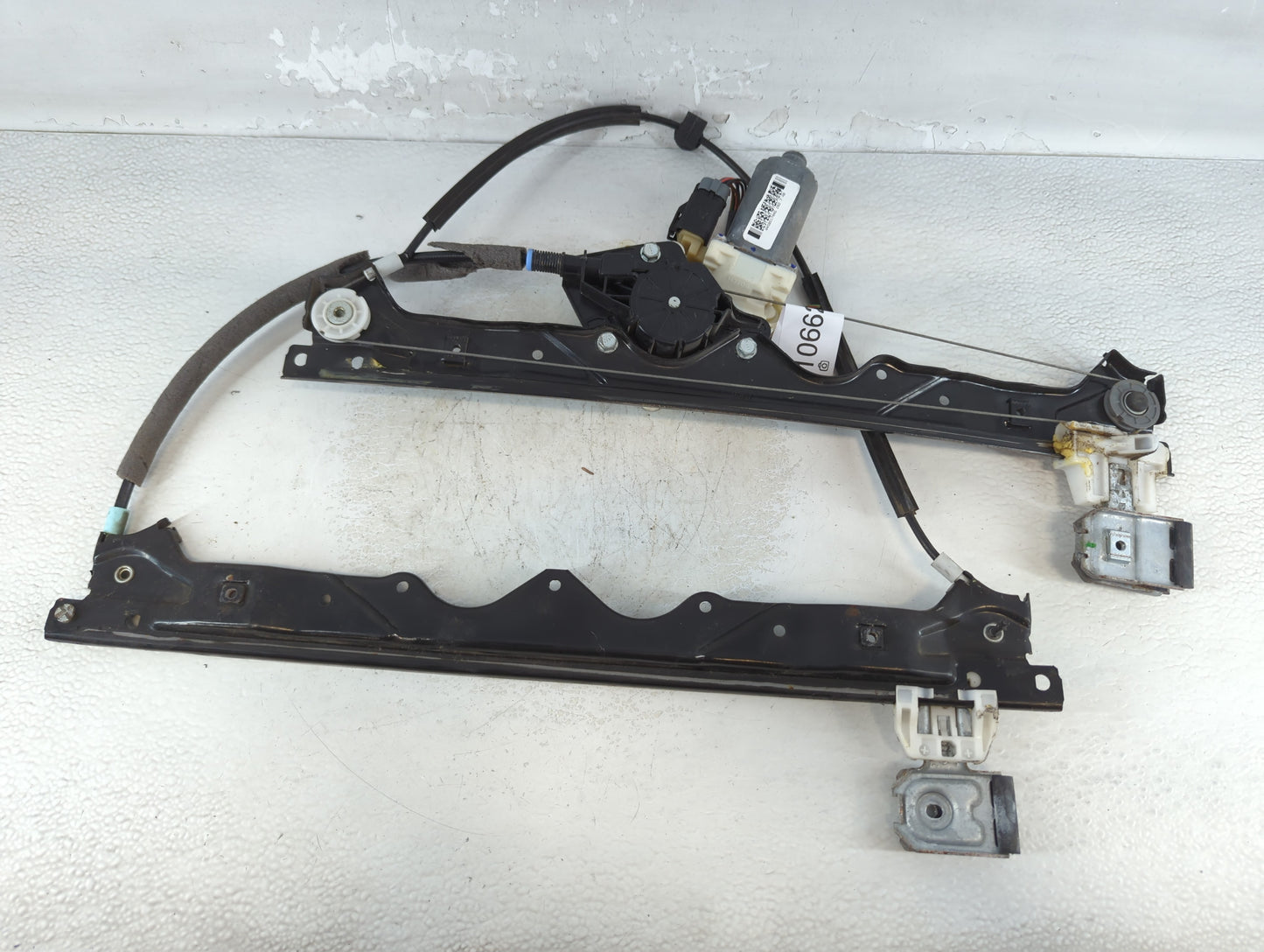 2006-2010 Jeep Grand Cherokee Driver Left Front Window Regulator - Oemusedautoparts1.com