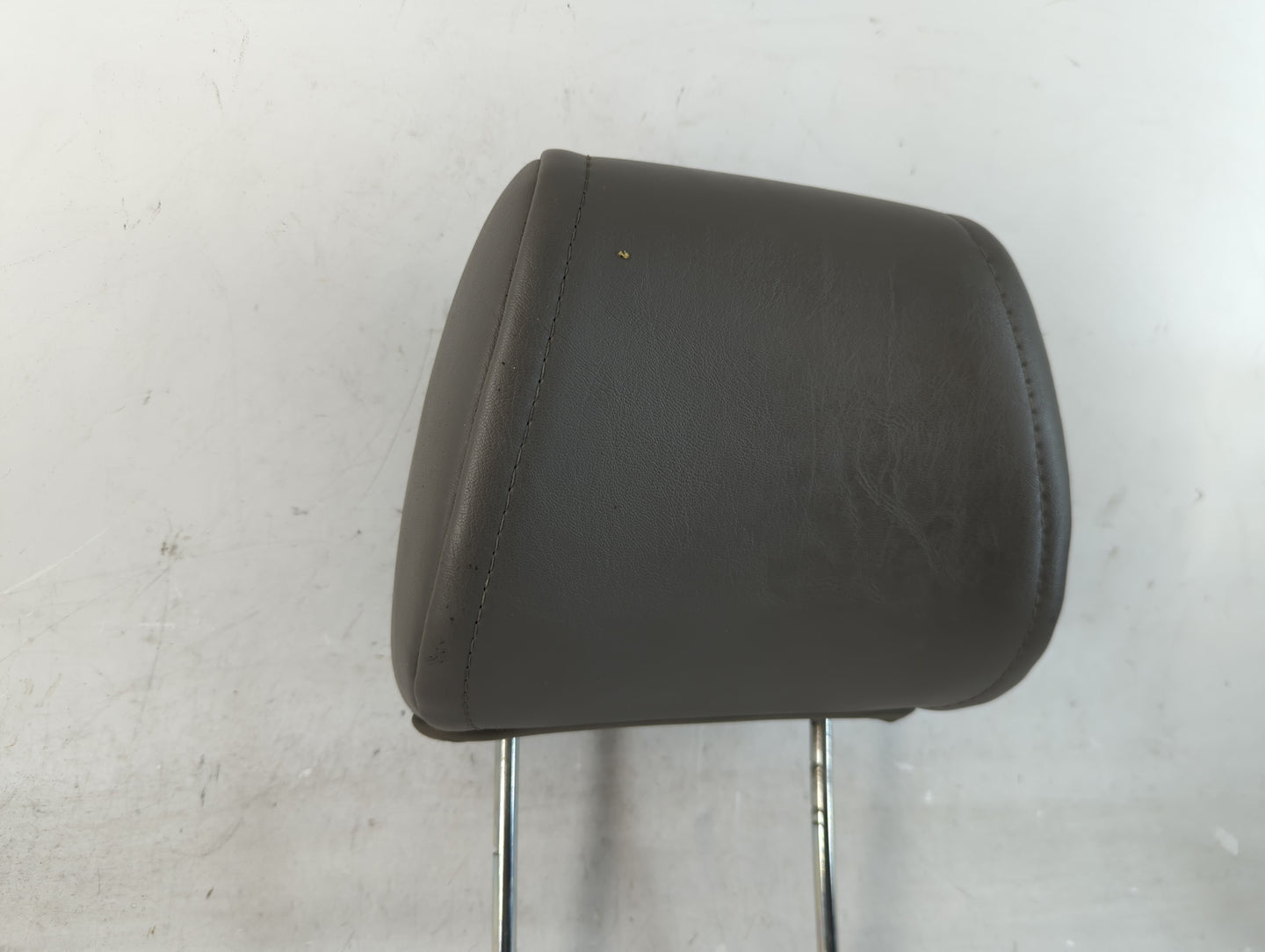 2008 Jeep Grand Cherokee Headrest Head Rest Front Driver Passenger Seat Fits OEM Used Auto Parts - Oemusedautoparts1.com