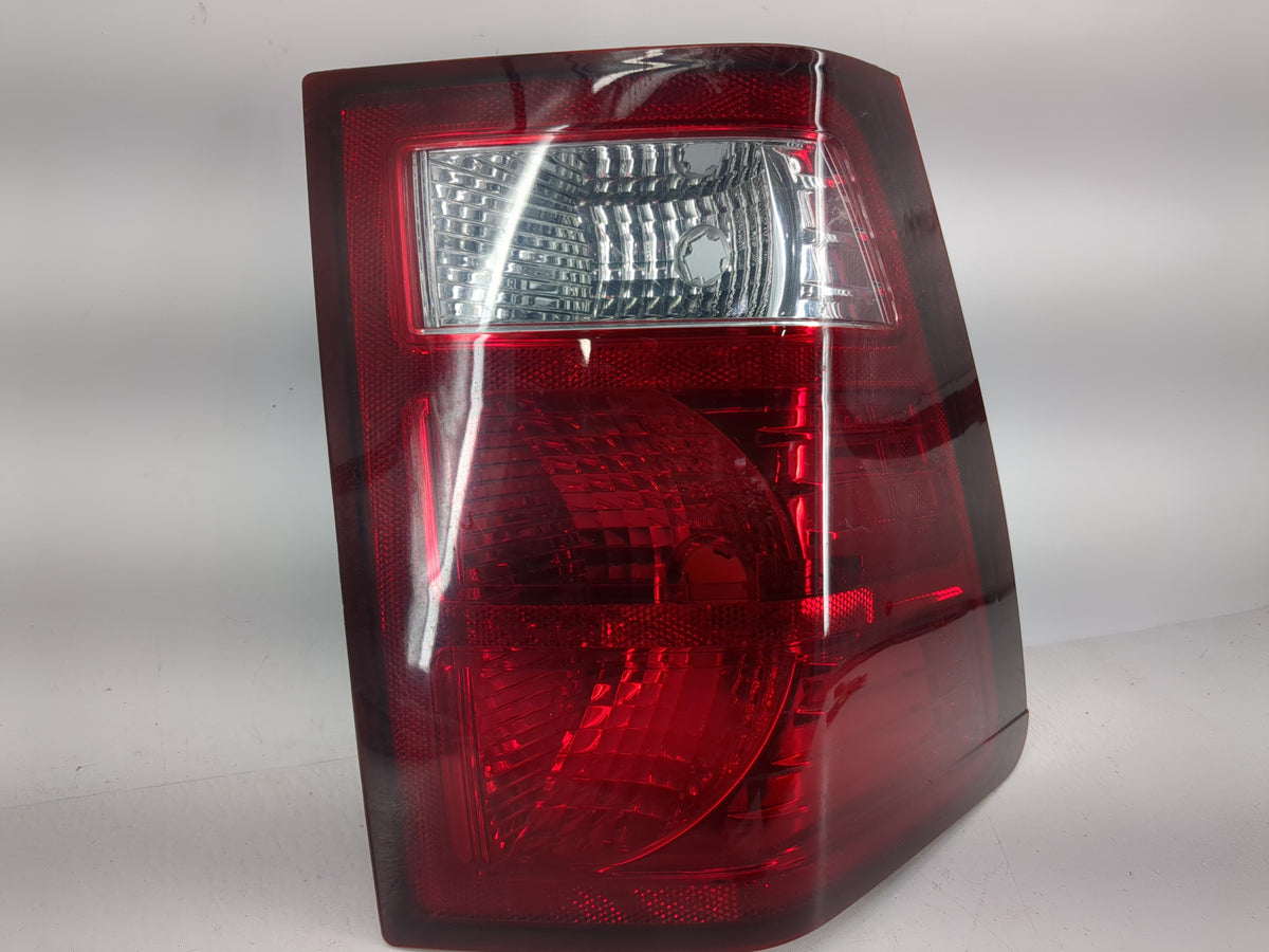 2007-2010 Jeep Grand Cherokee Tail Light Assembly Driver Left OEM P/N:55079013AC Fits Fits 2007 2008 2009 2010 OEM Used Auto
