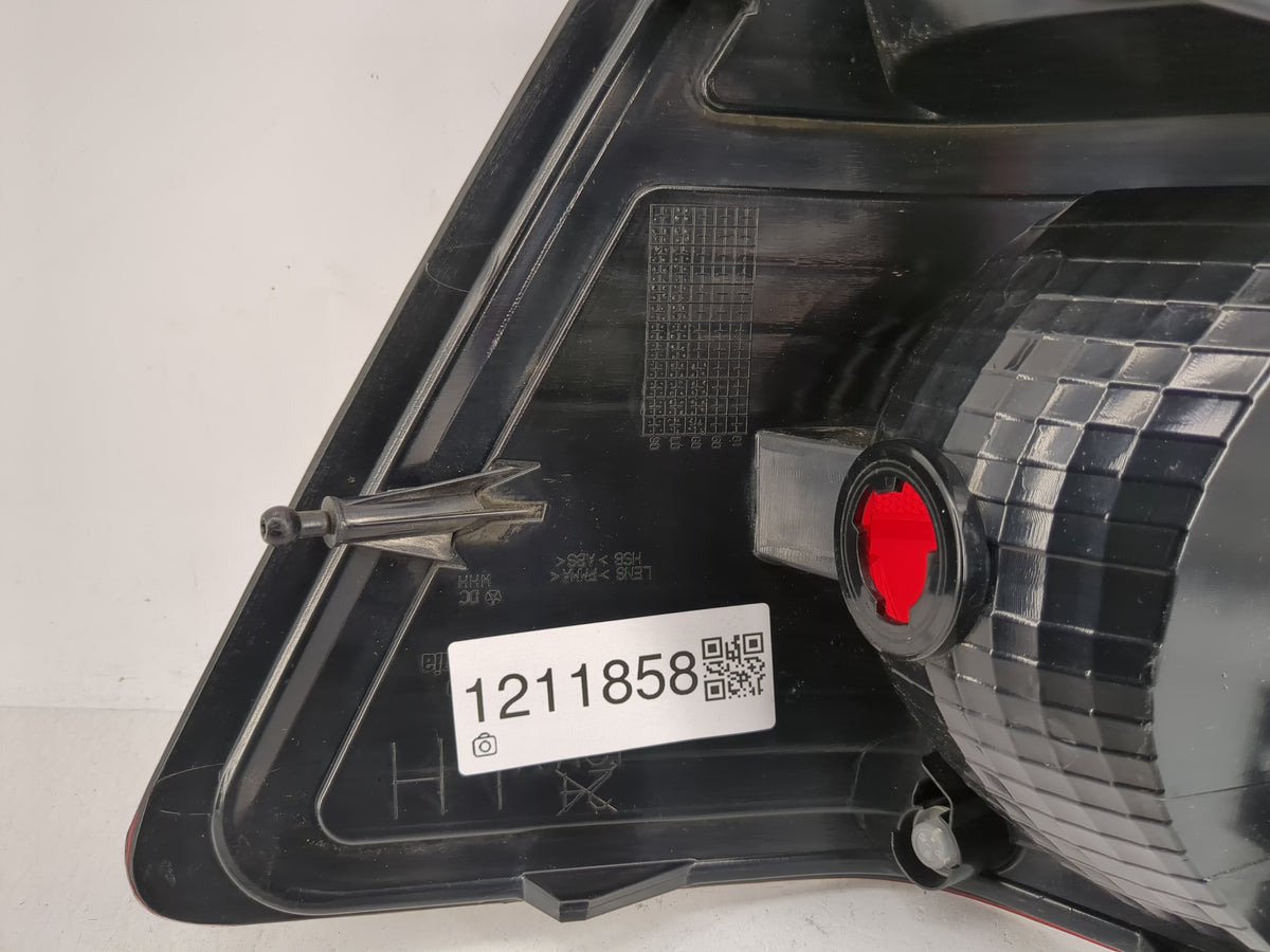 2007-2010 Jeep Grand Cherokee Tail Light Assembly Driver Left OEM P/N:55079013AC Fits Fits 2007 2008 2009 2010 OEM Used Auto