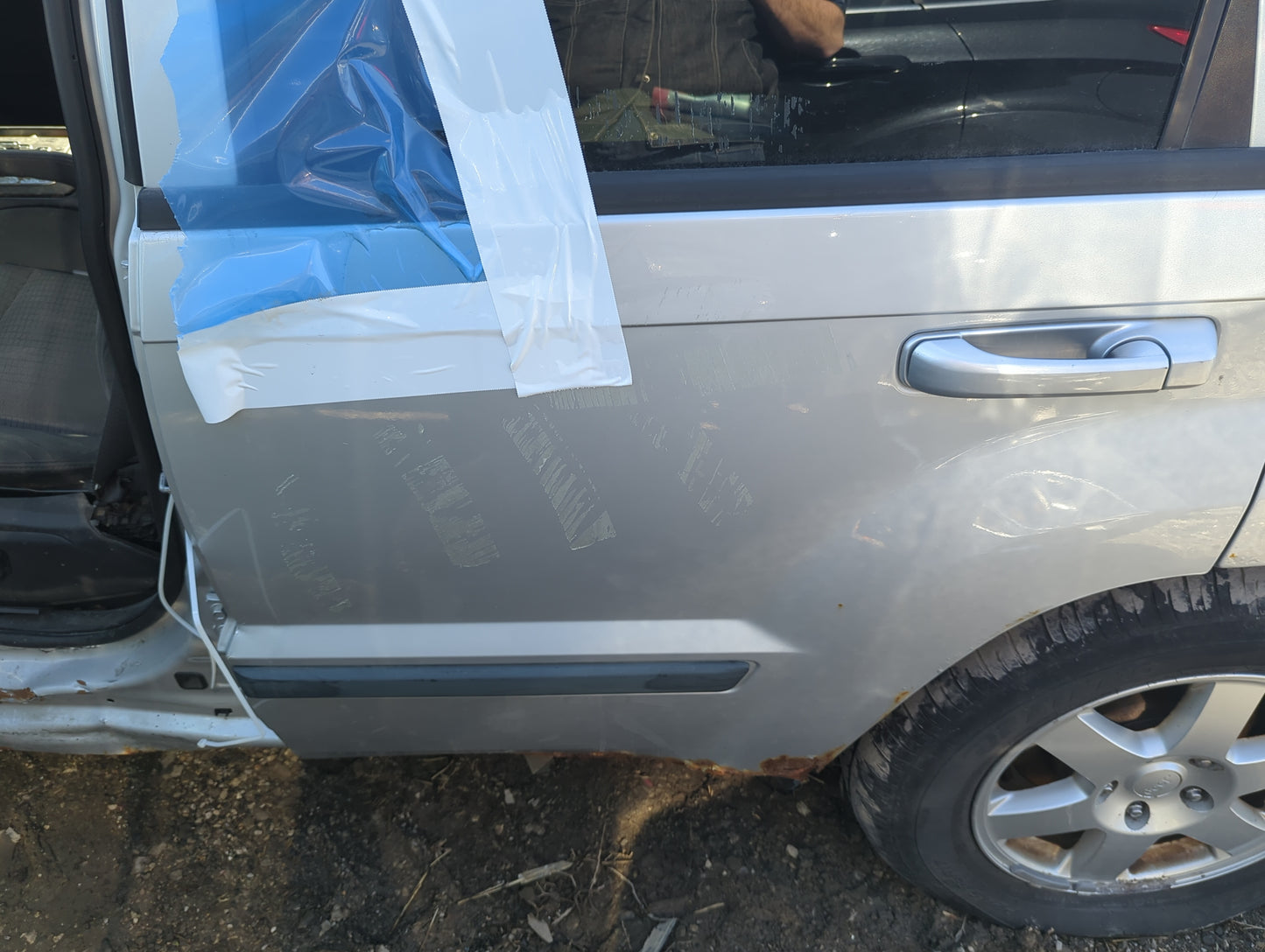 2005-2010 Jeep Grand Cherokee Driver Rear Door Oem 1404468 - Oemusedautoparts1.com