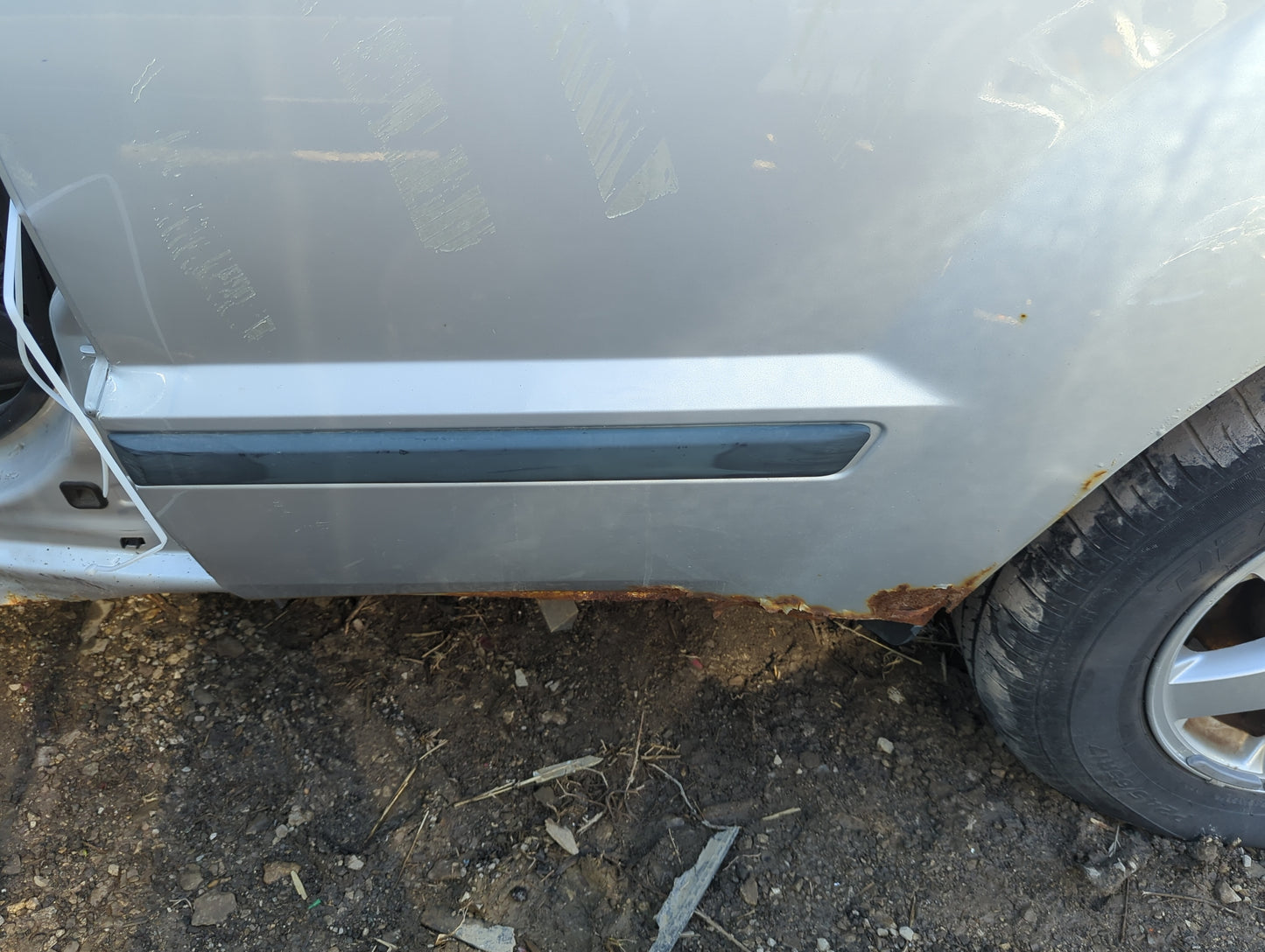 2005-2010 Jeep Grand Cherokee Driver Rear Door Oem 1404468 - Oemusedautoparts1.com