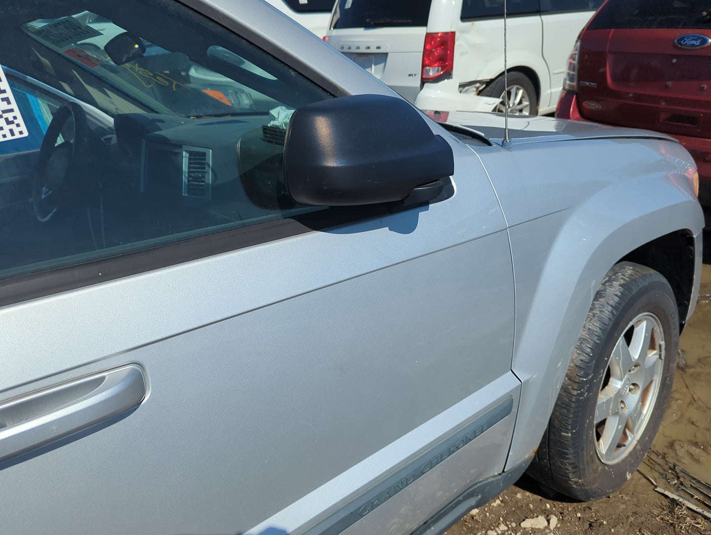 2005-2010 Jeep Grand Cherokee Passenger Side View Mirror - Right Door Mirror OEM Used - Oemusedautoparts1.com