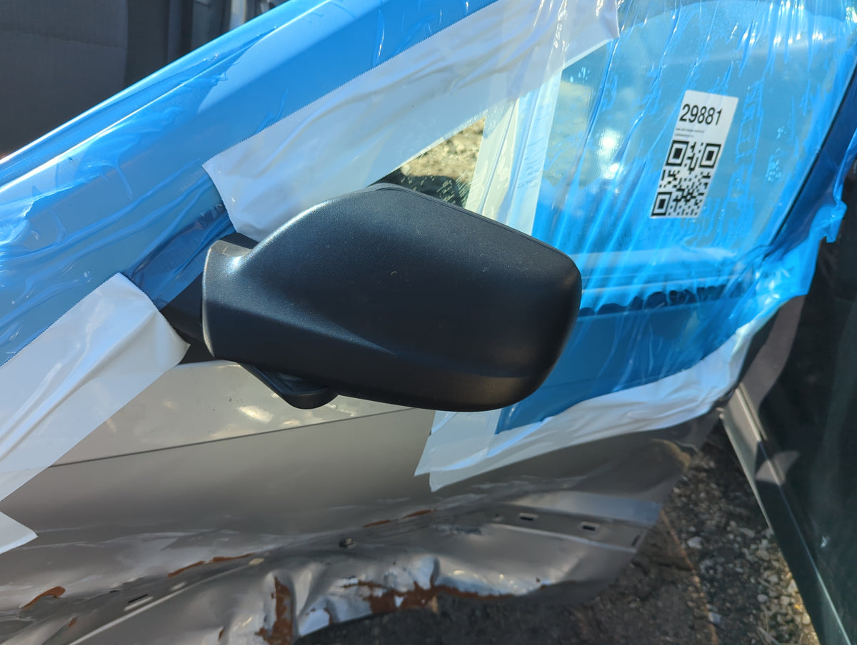 2005-2010 Jeep Grand Cherokee Driver Side View Mirror - Left Door Mirror OEM Used - Oemusedautoparts1.com