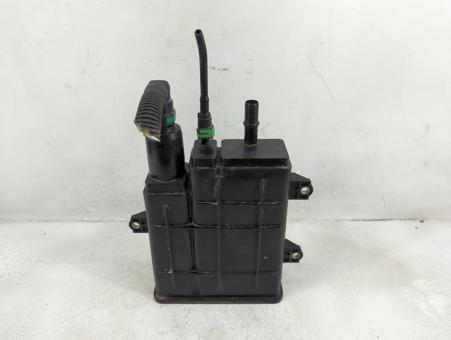 2008 Jeep Grand Cherokee Fuel Vapor Charcoal Canister 1410743 - Oemusedautoparts1.com
