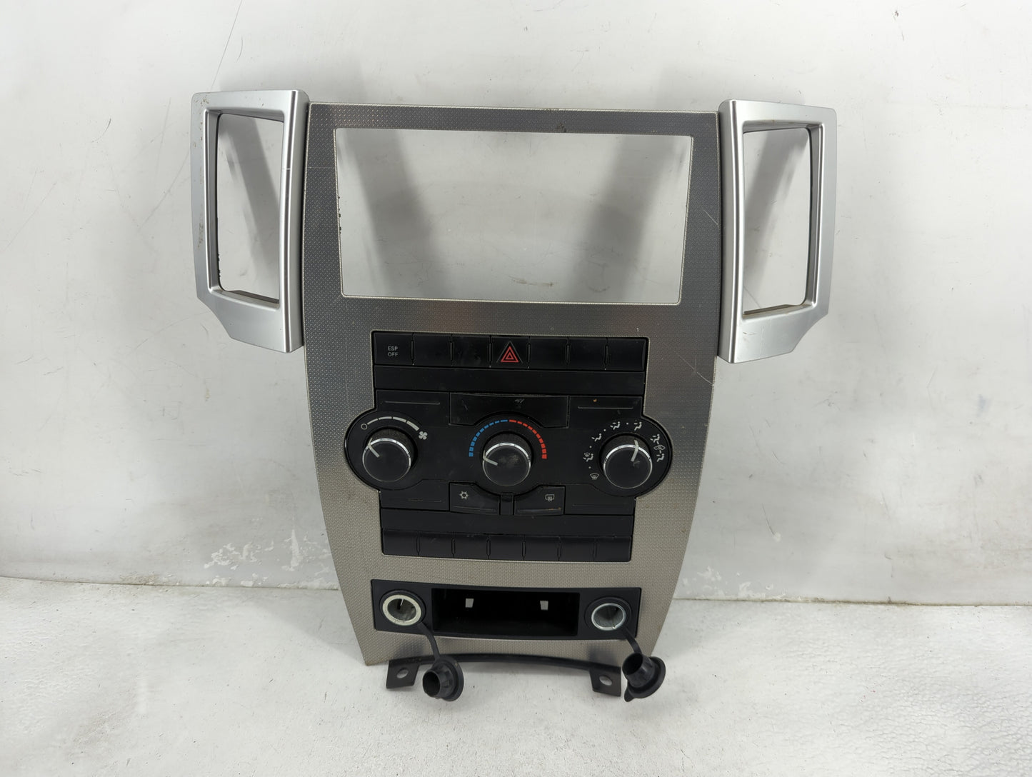 2007-2010 Jeep Grand Cherokee Climate Control Module Temperature AC/Heater Replacement P/N:P55037979AA Fits OEM Used Auto Pa