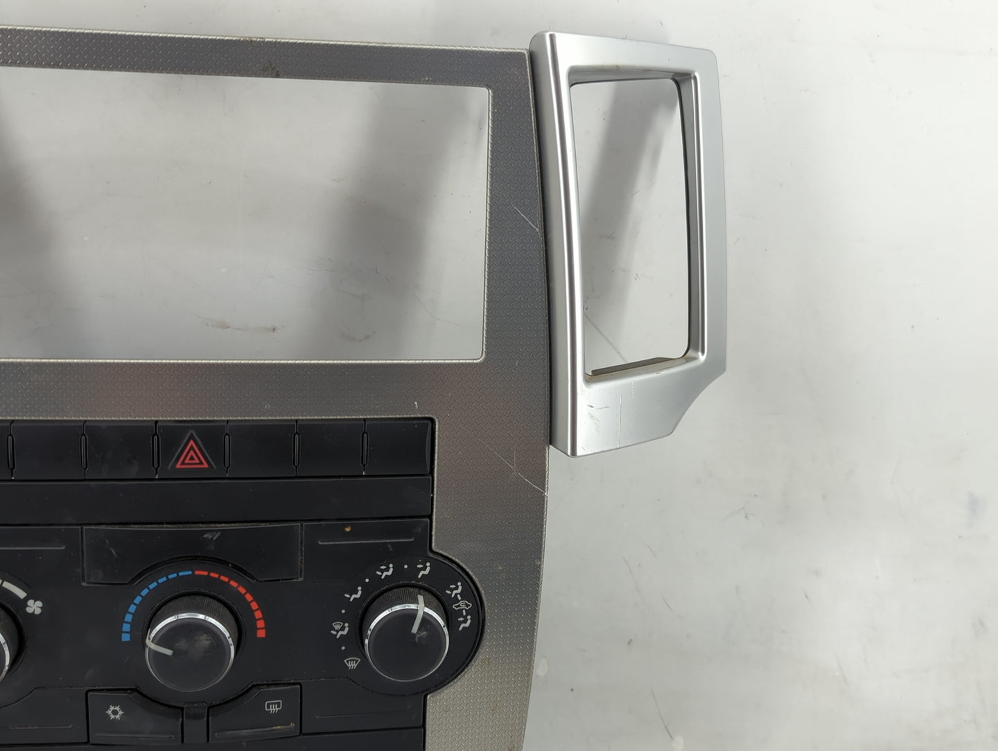 2007-2010 Jeep Grand Cherokee Climate Control Module Temperature AC/Heater Replacement P/N:P55037979AA Fits OEM Used Auto Pa